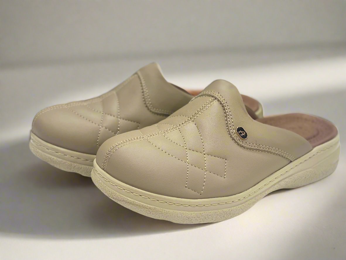 SABOT MEDICAL REF CASUAL - Arwa Shoes